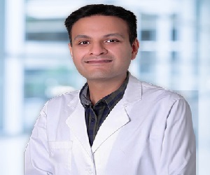 Dr. Naren Prakash